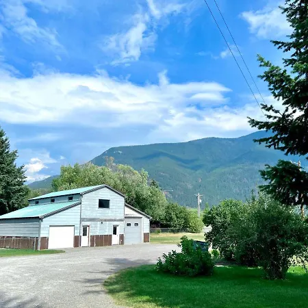 Glacier'S Edge Cabins Columbia Falls Exterior photo