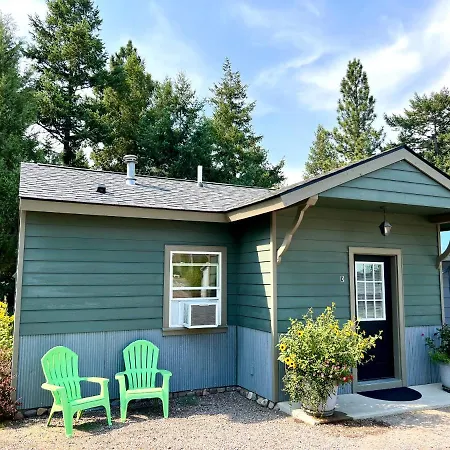 Glacier'S Edge Cabins Columbia Falls Exterior photo