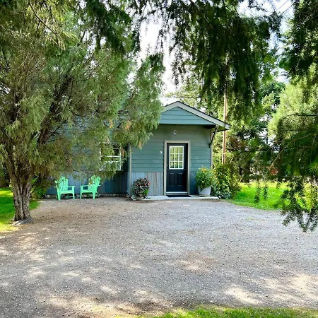 Glacier'S Edge Cabins Columbia Falls Exterior photo